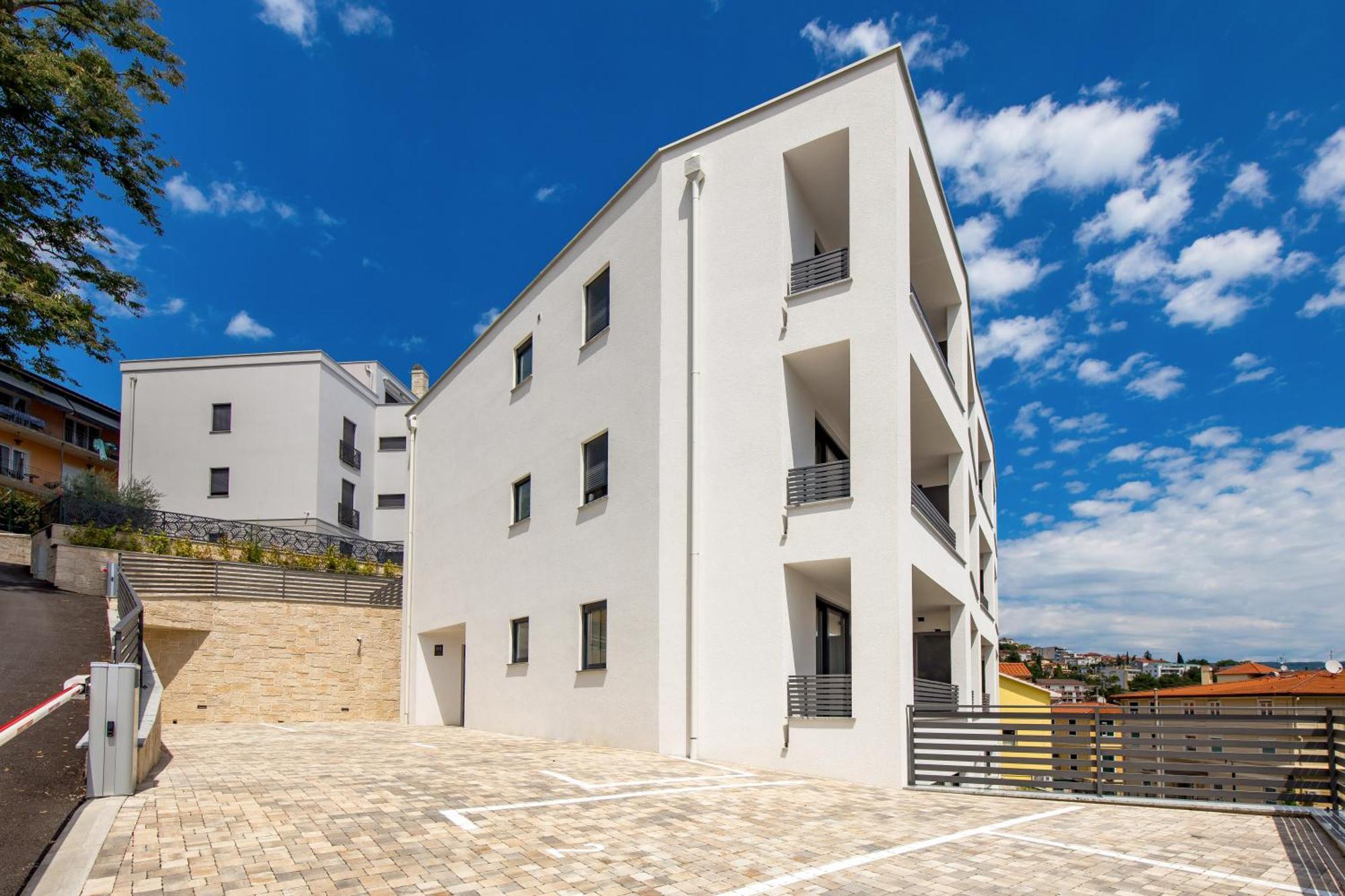 Belinda Apartments With Balcony & Private Parking Abbazia Esterno foto