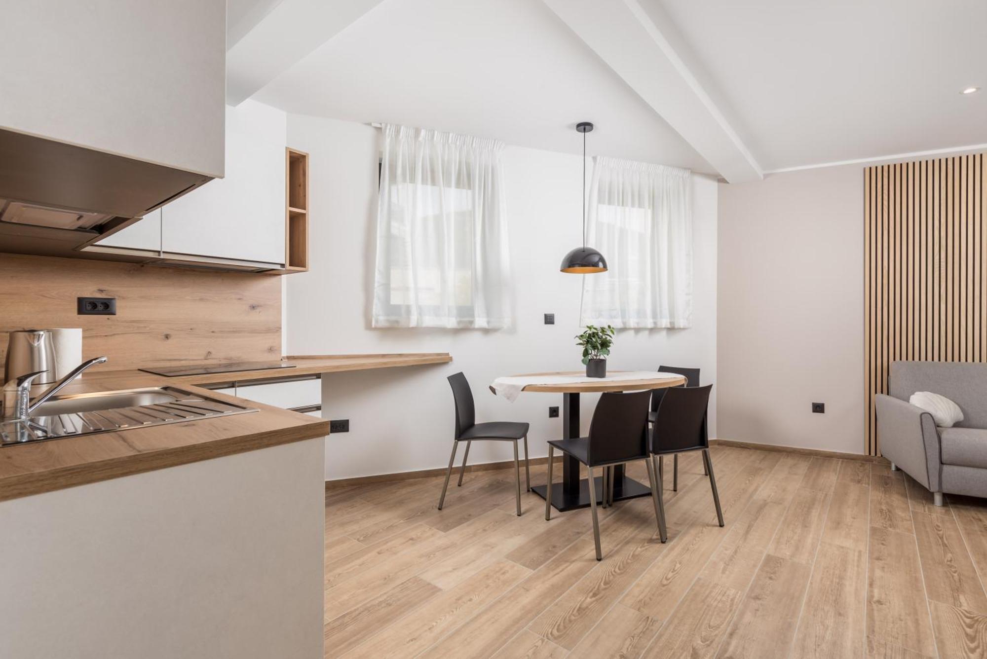 Belinda Apartments With Balcony & Private Parking Abbazia Esterno foto