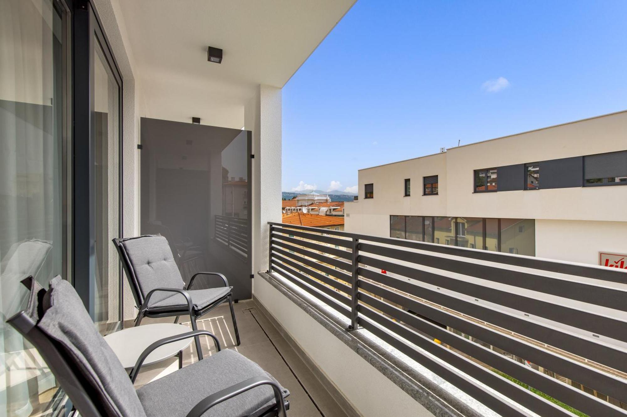 Belinda Apartments With Balcony & Private Parking Abbazia Esterno foto