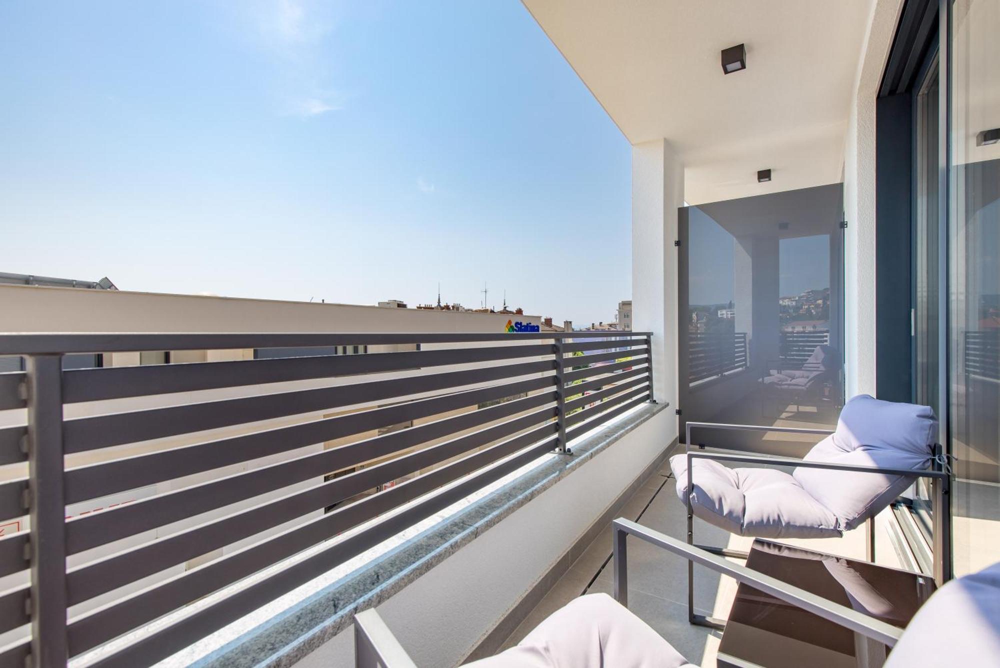 Belinda Apartments With Balcony & Private Parking Abbazia Esterno foto