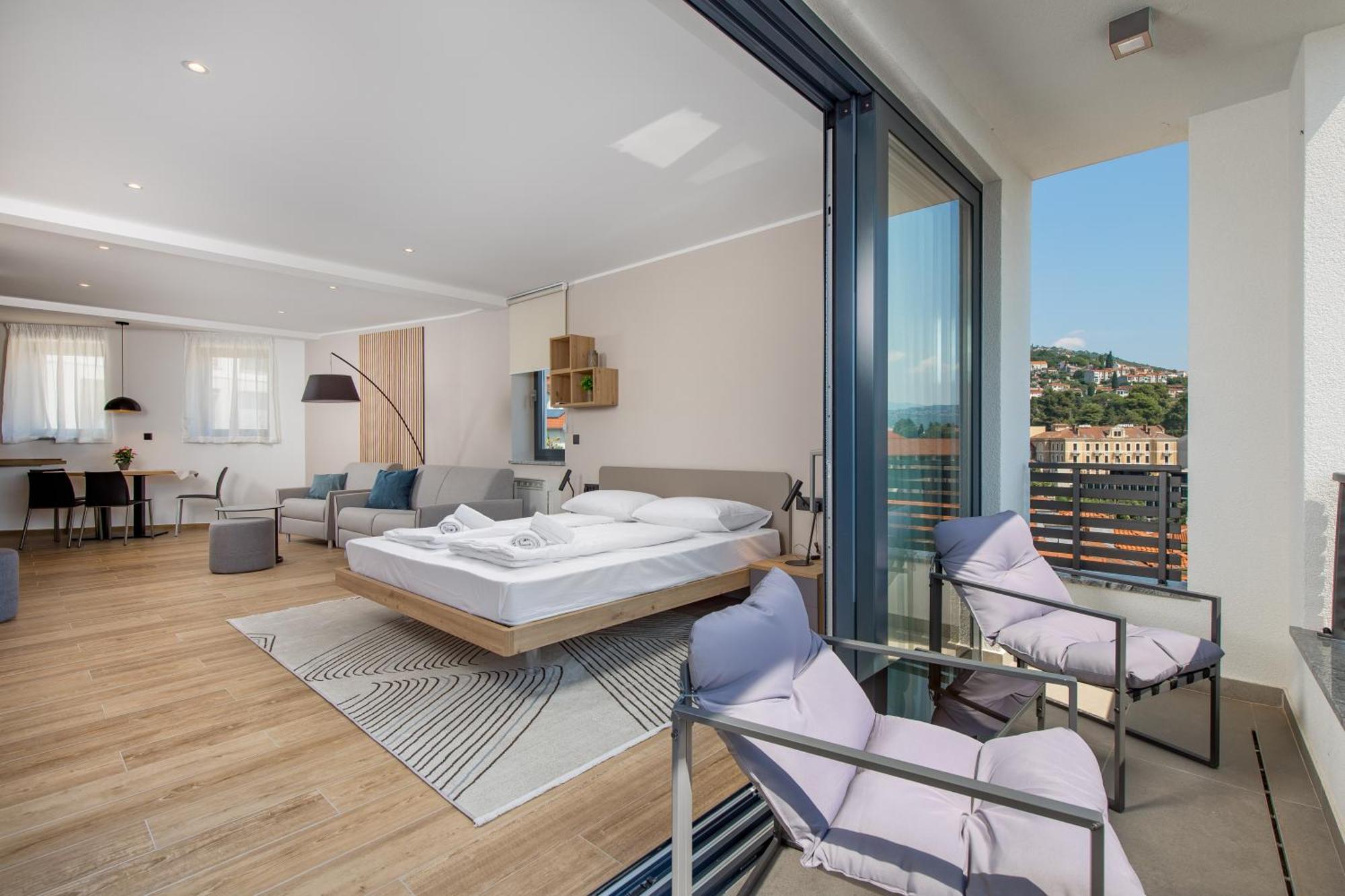 Belinda Apartments With Balcony & Private Parking Abbazia Esterno foto