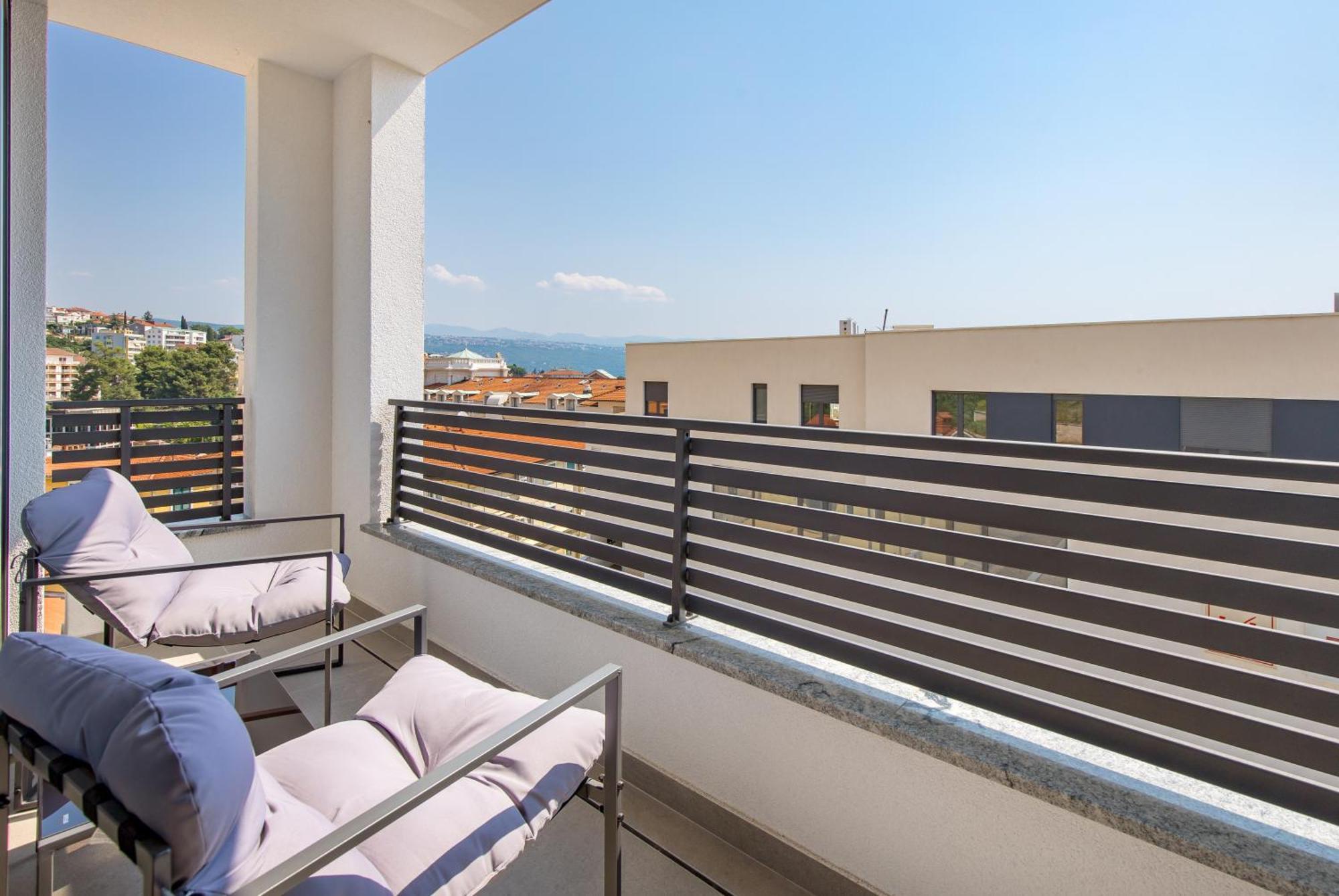 Belinda Apartments With Balcony & Private Parking Abbazia Esterno foto