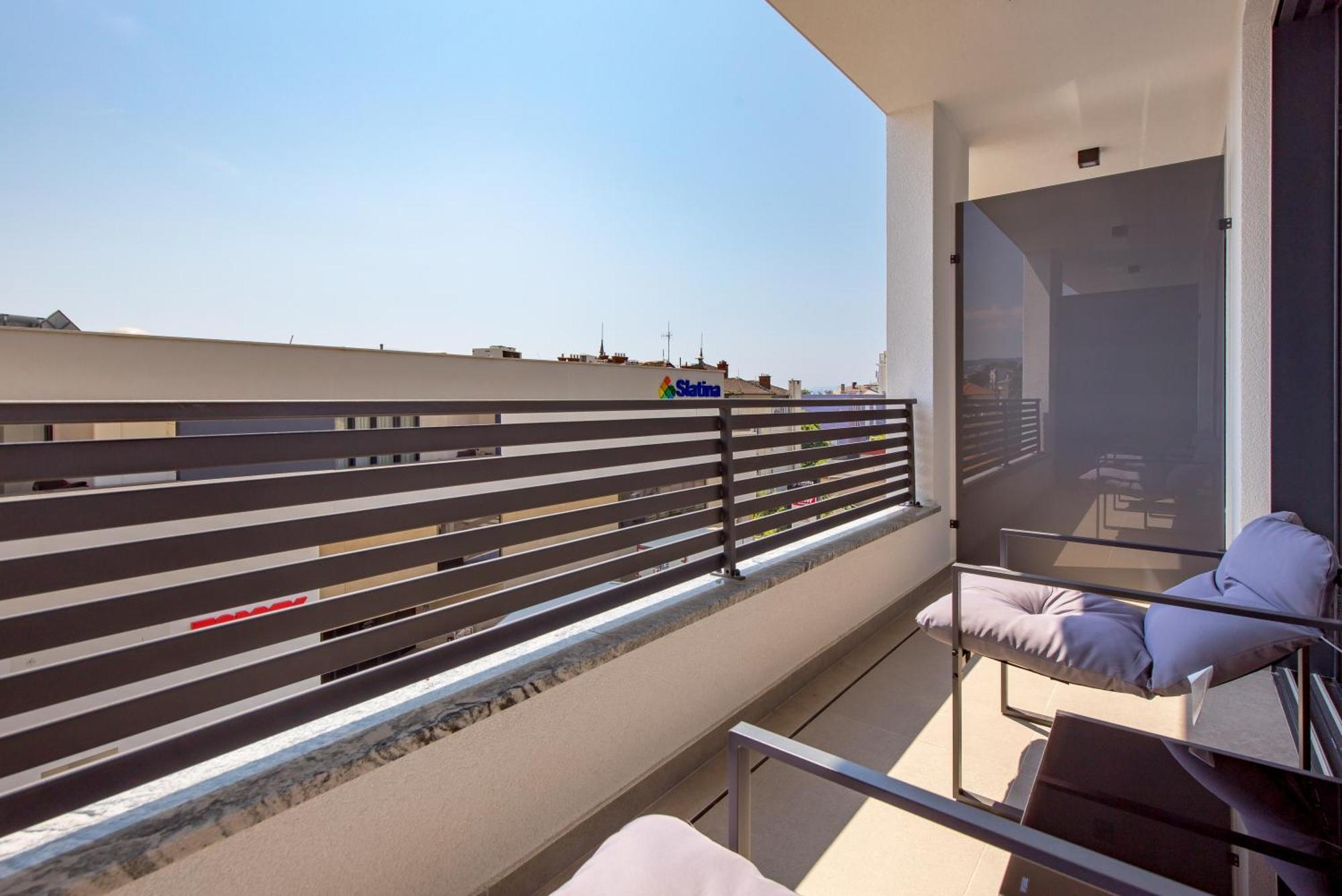 Belinda Apartments With Balcony & Private Parking Abbazia Esterno foto
